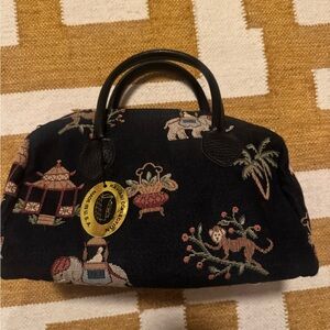 Elegant Black Tapestry Shoulder Bag